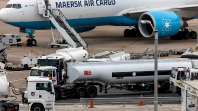 Kerosin-Krise: Flugkraftstoff wird knapp und teuer - Experten warnen vor globalem Notstand