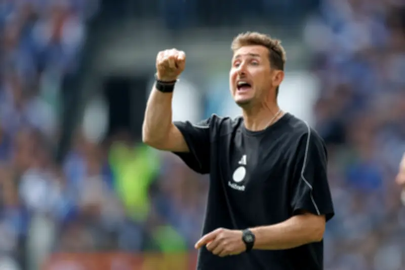 Klose fordert Reaktion: Wer ersetzt Zoma gegen Magdeburg?