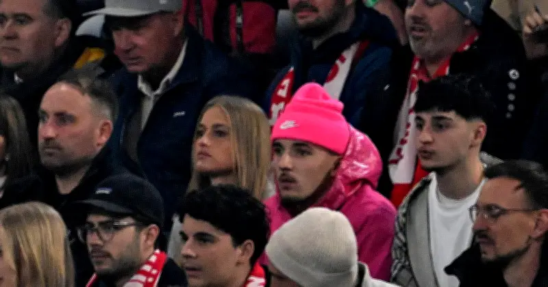 Knallpink und Käppele: Karls erster Paar-Auftritt bei Bayern-Kracher gegen Real