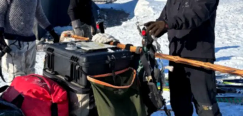 König Frederik X. reist mit Hundeschlitten-Patrouille durch Grönland