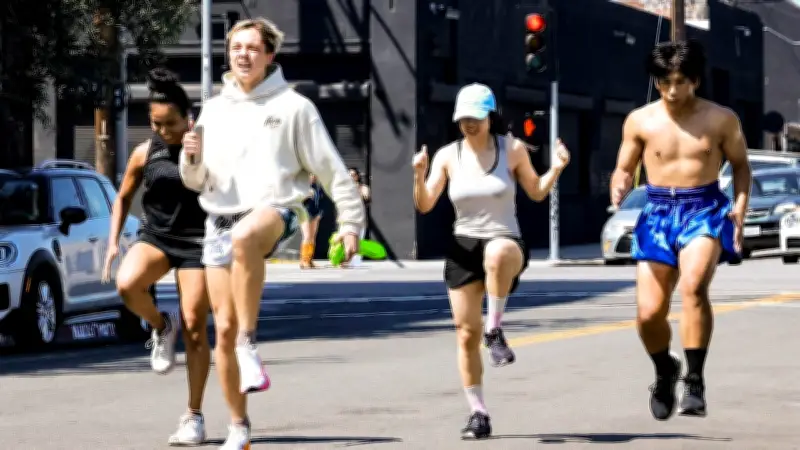 Knox Jolie-Pitt leitet eigene Kampfsportgruppe: Der Pitt-Sohn und sein persönlicher Fight Club