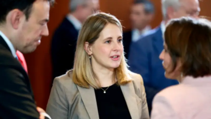 Koalitionsstreit um geplante Gesinnungsprüfung für Hauskäufer: SPD-Ministerin Hubertz im Kreuzfeuer