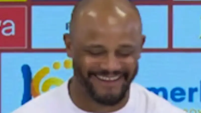 Kompany lacht los: Lustiger PK-Moment nach Mainz-Spiel