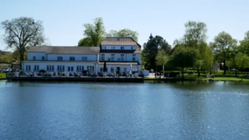 Krakow am See verliert Bäderregelung: Sonntagsöffnungen für Geschäfte gestrichen