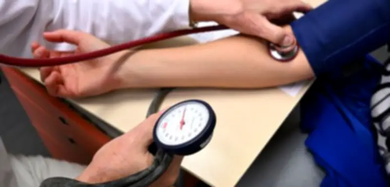 Krankenkassenchef fordert radikalen Systemumbau: 150-Euro-Fixbeitrag pro Kopf