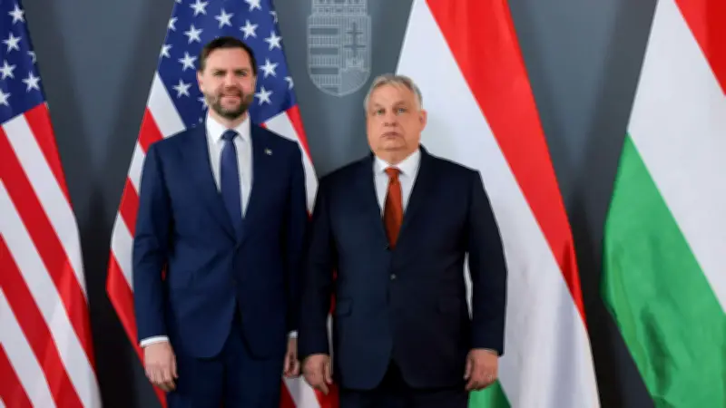 Krisen-PK in Budapest: US-Senator JD Vance trifft Ungarns Premier Viktor Orbán