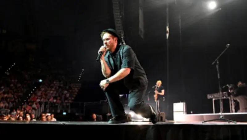 Kritik an Johannes Oerding in der Olympiahalle: Gefühlsmusiker mit Redebedarf