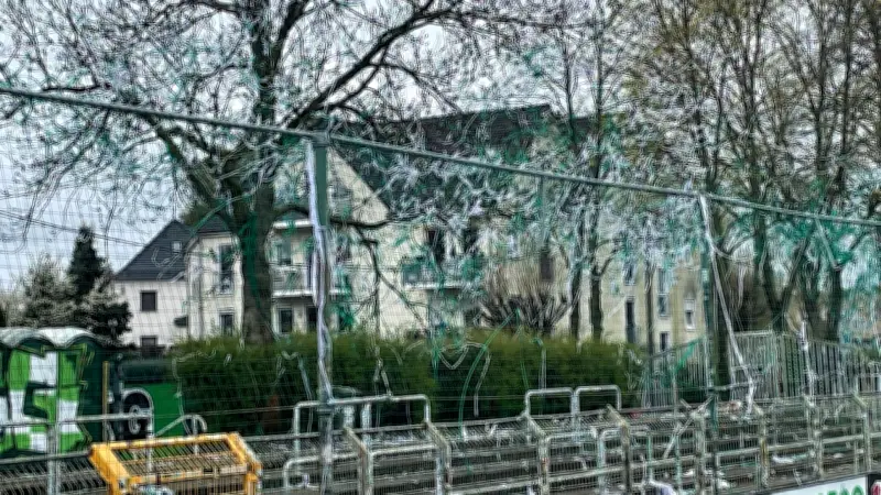 Kuriose Aktion vor Leipziger Derby: Lok-Fans finden grün-weiß geschmückten Block