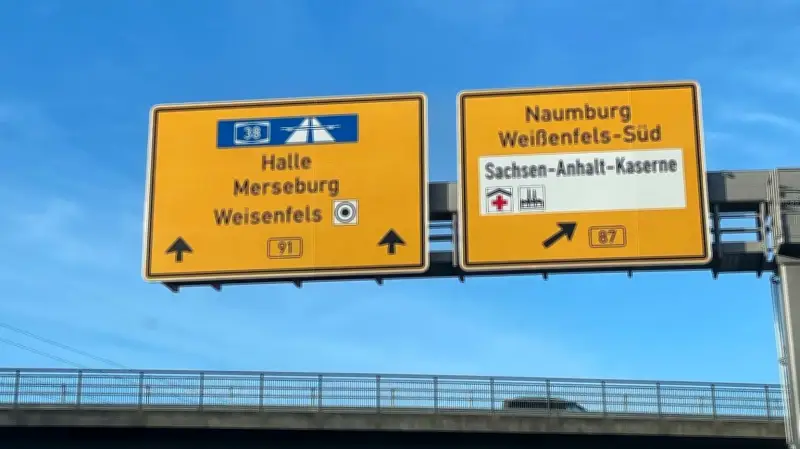 Kurioser Schreibfehler auf Verkehrsschild: „Weisenfels“ statt Weißenfels an B91