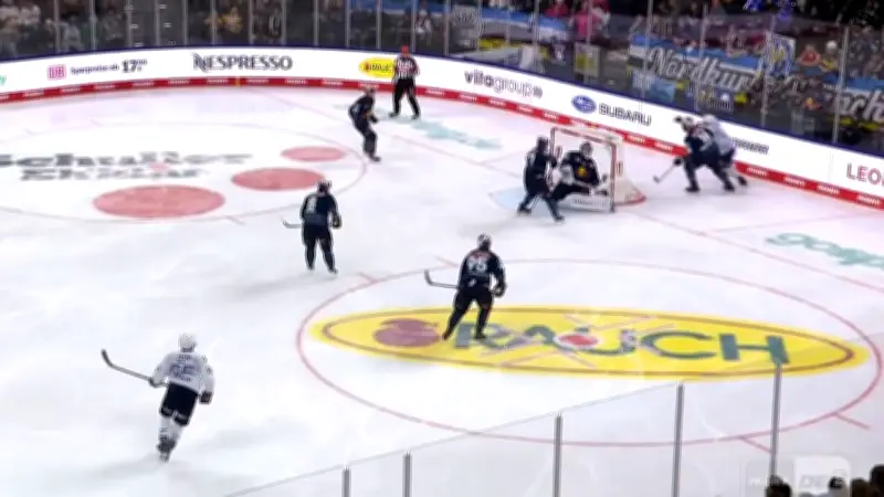 Kurioses Tor durch Banden-Abpraller entscheidet Playoff-Spiel zwischen Adler Mannheim und EHC München