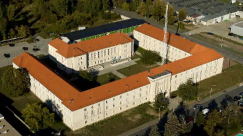 Landesamt für Umweltschutz in Halle feiert 35-jähriges Bestehen: Umweltminister würdigt unverzichtbare Arbeit