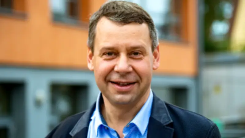 Landrat Michael Sack setzt Ämtertour im Amt Züssow fort: Betriebsbesuche und Bürgersprechstunde