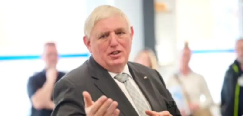 Laumann fordert Warken zu Nachbesserungen bei Gesundheitsreform auf