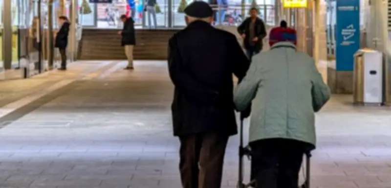 Lebenserwartung stagniert, Rentenalter steigt schneller: Regionale Unterschiede offenbaren Ungleichheit