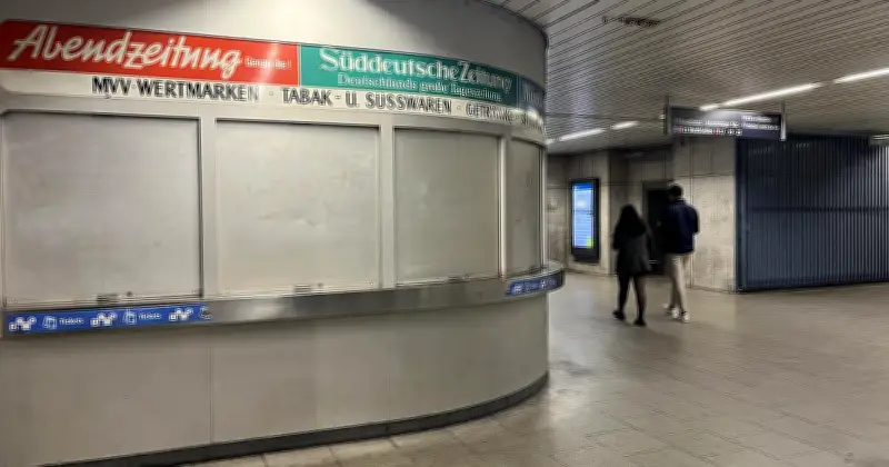 Leerer Kiosk verändert Atmosphäre: Münchner U-Bahnhof Max-Weber-Platz verliert Menschlichkeit