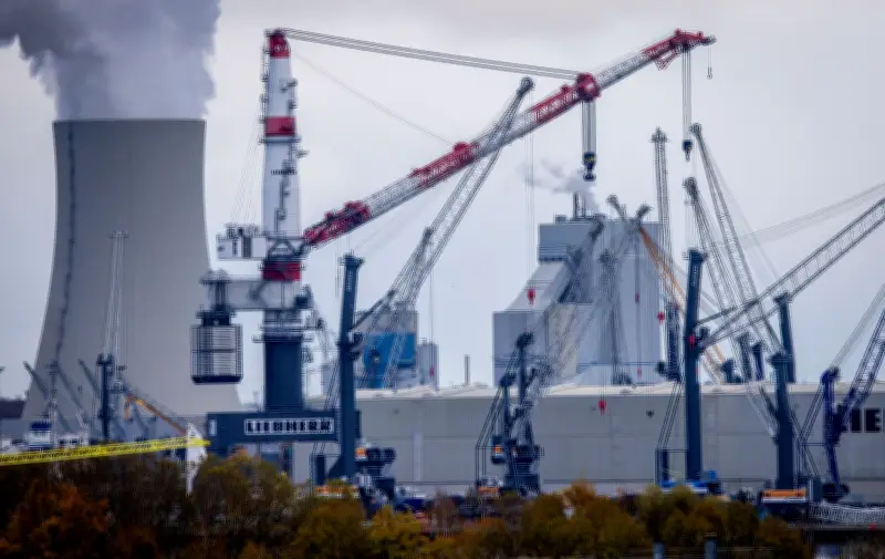 Liebherr Rostock erzielt Rekordumsatz mit Kranbau trotz globaler Unsicherheiten