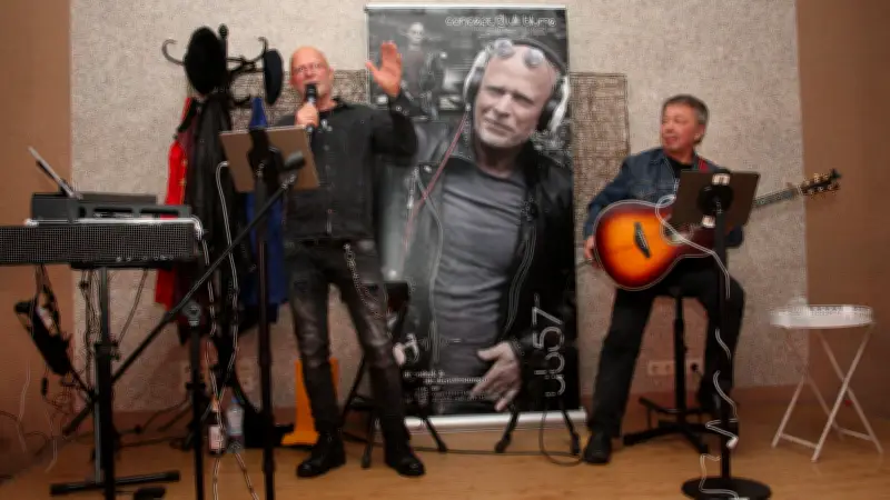 Liederabend „Rebellion der Wackeldackel“ in Luckow mit Ulli Blume