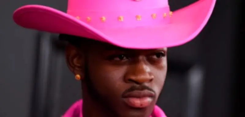 Lil Nas X entgeht Haftstrafe: Richter ordnet Therapie nach Nacktspaziergang an