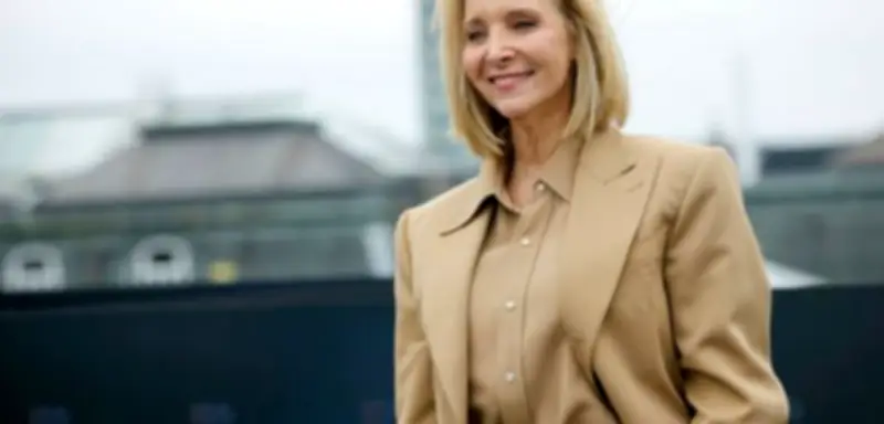 Lisa Kudrow: Zehn Tage nach Geburt zurück am Set – Kritik an Hollywood der 90er