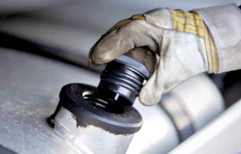 LKA Sachsen-Anhalt warnt vor Kraftstoffdiebstahl: Rekordpreise an Tankstellen befehlen Kriminalität