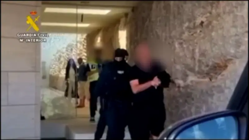 Luxusleben trotz Milliardenpleite: Festnahme des „Königs von der Kö“ auf Ibiza