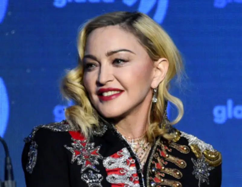 Madonna überrascht mit Sabrina Carpenter beim Coachella-Festival in der Wüste