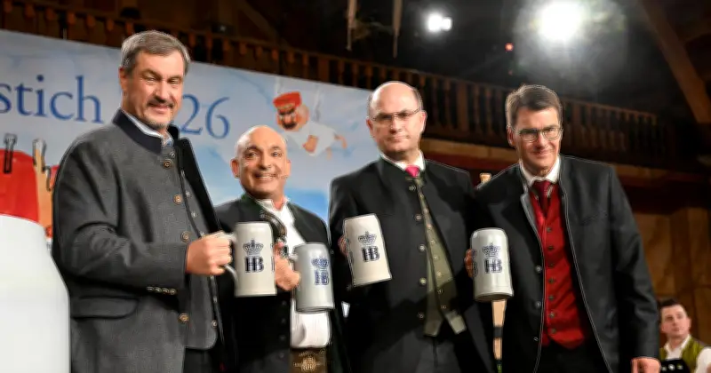 Maibock-Anstich 2026: Füracker stiehlt Django Asül die Show mit Pointen