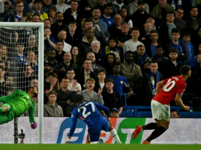 Manchester United siegt bei Chelsea und festigt Platz drei in der Premier League