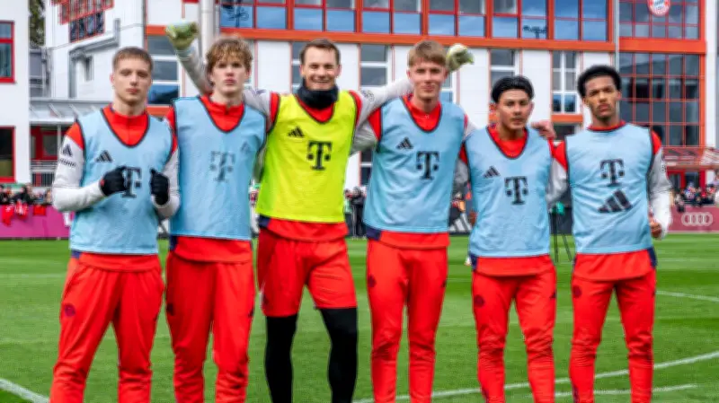 Manuel Neuer posiert mit Bayern-Teenies: Das sind die fünf Nachwuchstalente