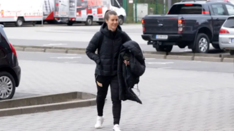 Marie-Louise Eta leitet erstes Training: Historischer Moment für Union Berlin