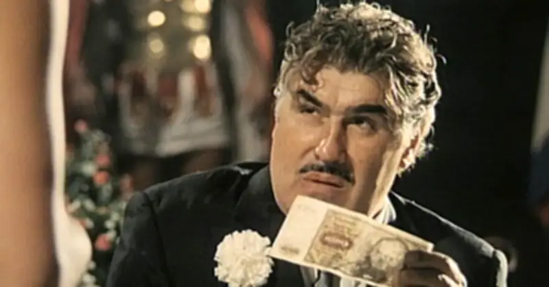 Mario Adorfs Kult-Satz in Kir Royal: Ein Nachruf auf eine TV-Legende