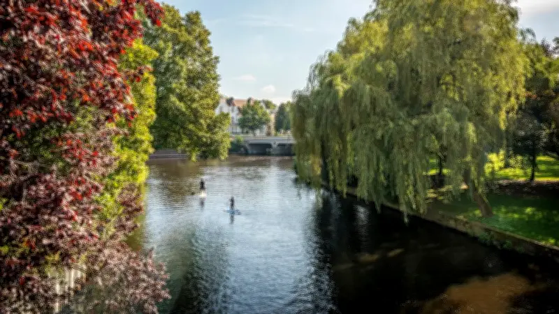 McBoat in Hamburg: Der weltweit einzige McDonald's mit Bootsanleger