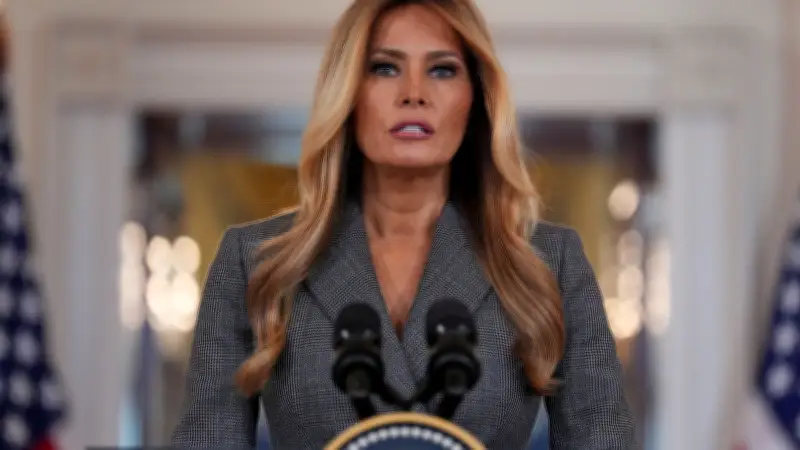 Melania Trumps rätselhafter Epstein-Auftritt: Warum jetzt spricht die First Lady?