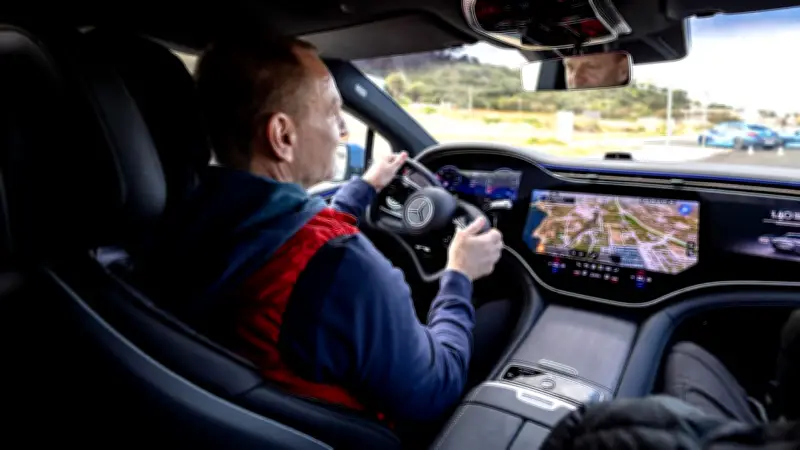 Mercedes EQS revolutioniert das Lenken: Steer-by-Wire-Technologie ersetzt mechanische Verbindung