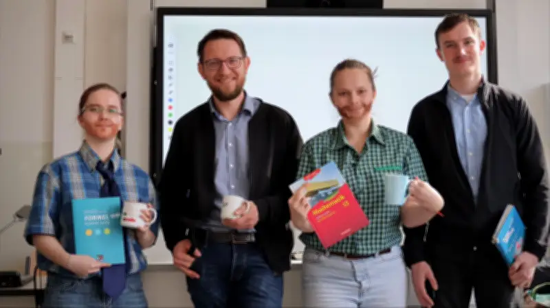 Merseburger Domgymnasium: Abiturienten starten farbenfrohe Abschlusswoche mit neuer Tradition