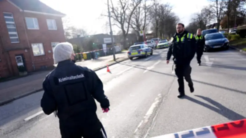 Messerattacke vor Hamburger Schule: 13-Jähriger schwer verletzt, 15-Jähriger in U-Haft