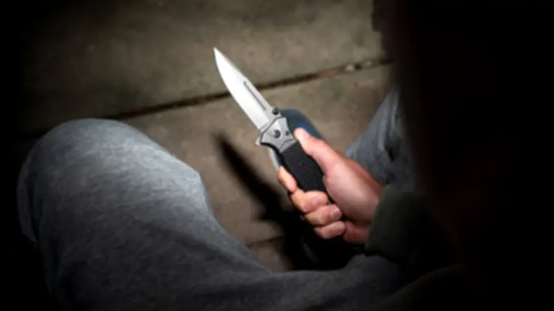 Messerbedrohung nach Beleidigungen: Streit in Merseburg eskaliert zu Körperverletzung