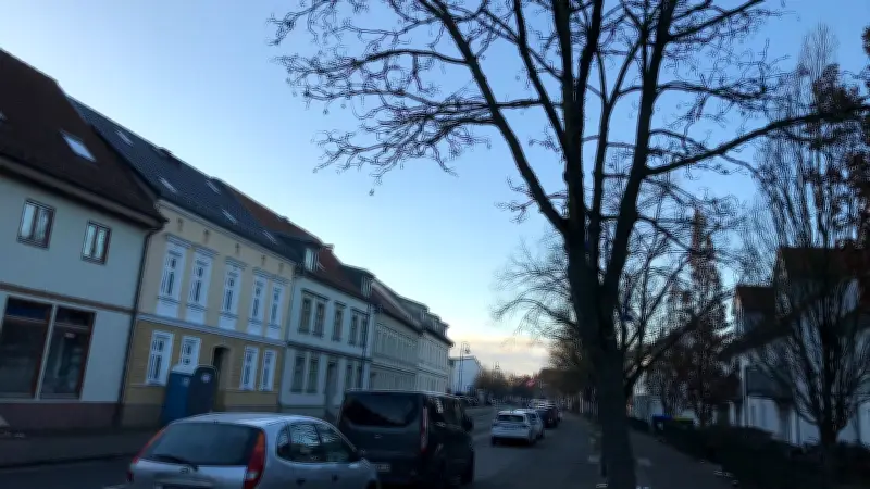 Messermann zersticht über 40 Autoreifen in Anklam