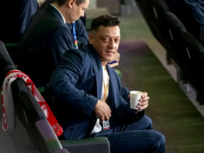 Mesut Özil wird zum dritten Mal Vater: Tochter Elisa erblickt das Licht der Welt