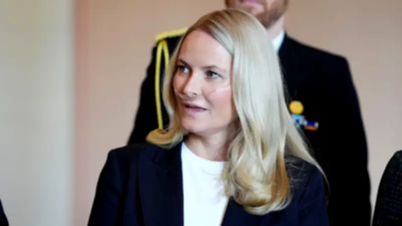 Mette-Marit fehlt bei König Carl Gustafs Mega-Geburtstagsfeier: Gesundheit oder Epstein-Skandal?