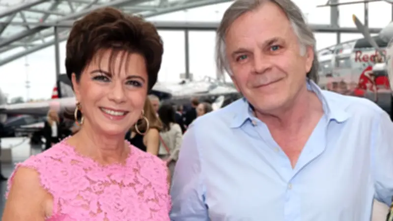 Milliardärinnen kämpfen für gefeuerten Salzburger Festspiel-Intendanten Markus Hinterhäuser