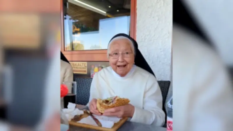 Mit 92 Jahren den ersten Döner: Nonne geht viral