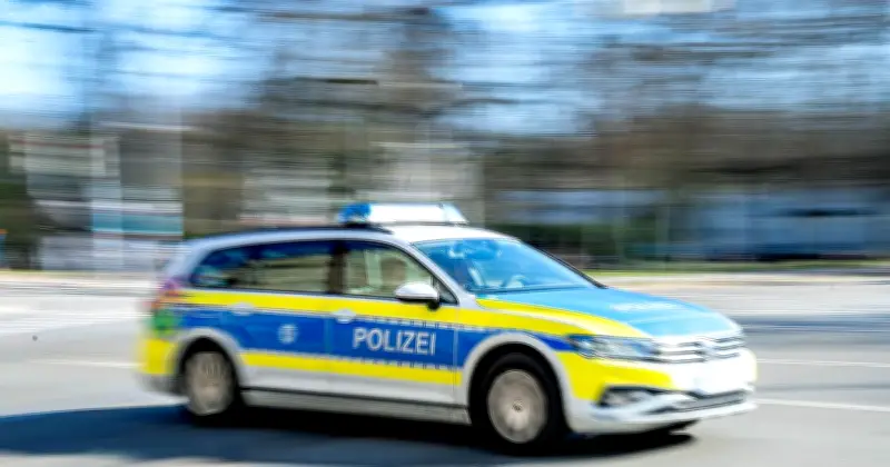 München: Senior rammt Polizeiauto bei Einsatzfahrt – zwei Beamte verletzt