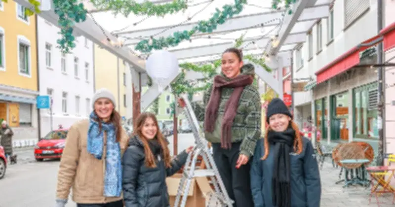 Münchens Schanigärten starten in die Saison: Gastronomen trotzen dem Aprilwetter