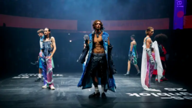 Modekollektion in Halle verbindet bayerische Geschichte mit queerer Identität