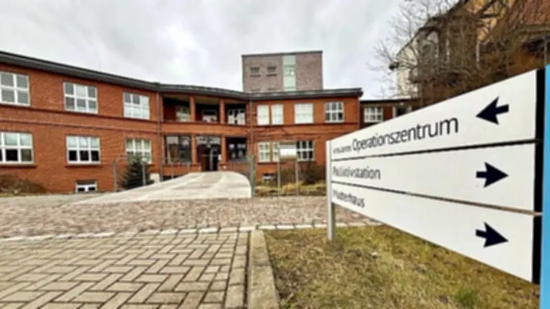 MVZ-Umzug in Dessau: Kritik an schlechter Busanbindung der neuen Poliklinik hält an