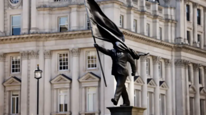 Mysteriöse Statue: Neuer Banksy in London aufgetaucht