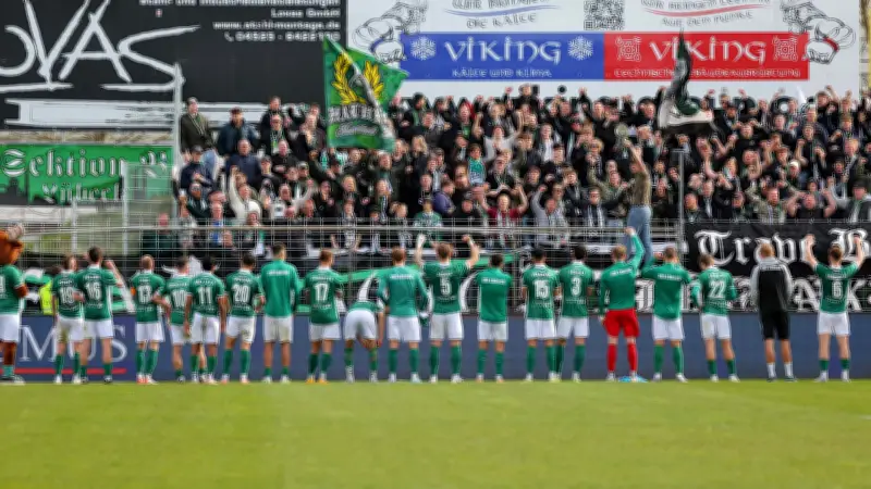 Nach Massenschlägerei: VfB Lübeck trennt verfeindete Fangruppen im Stadion