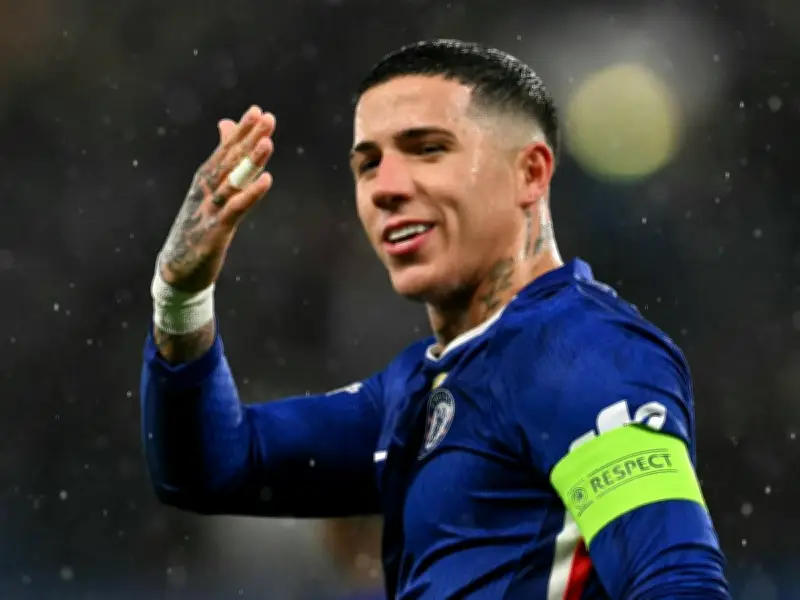 Nach Real Madrid-Flirt: Chelsea suspendiert Kapitän Enzo Fernández