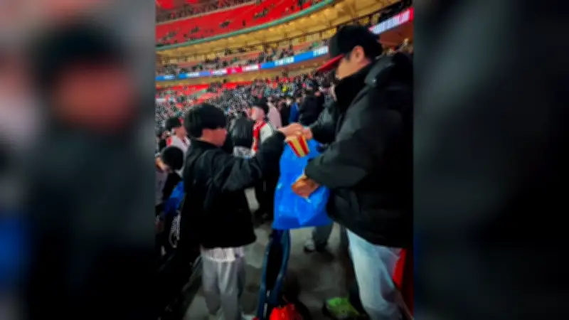 Nach Triumph im Wembley: Japanische Fans beeindrucken mit Stadion-Reinigung